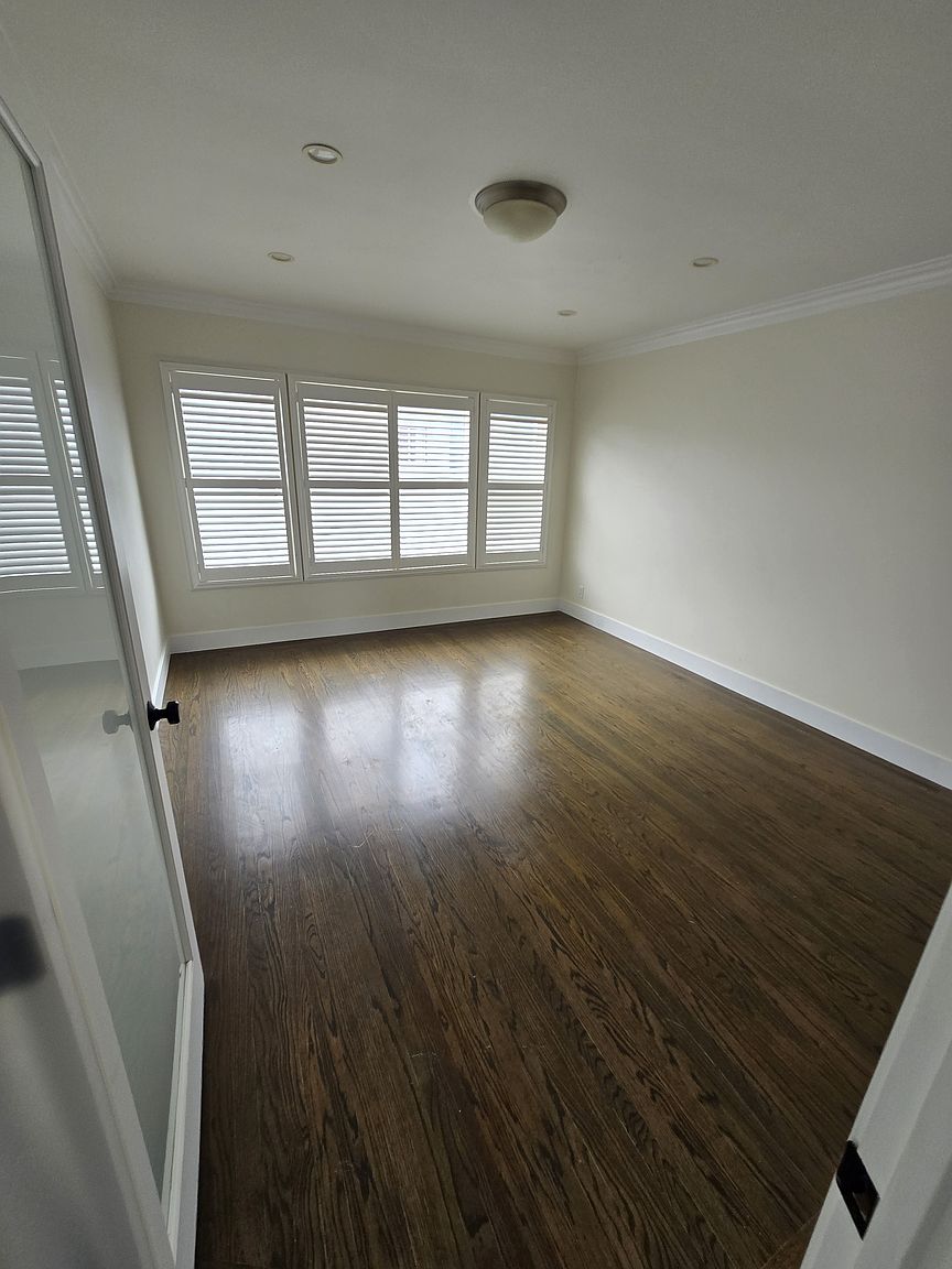 2 Alpine Ave photo 4
