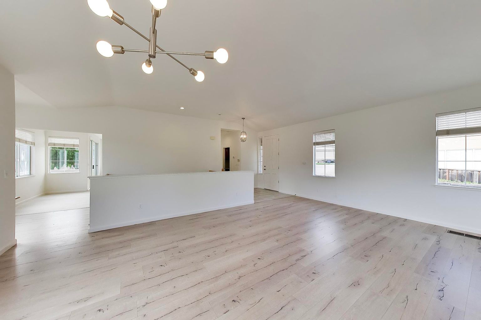 35 Baypark Cir photo 5