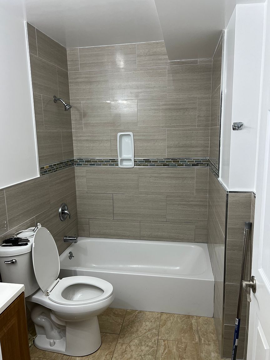 1009 Skyline Dr photo 3