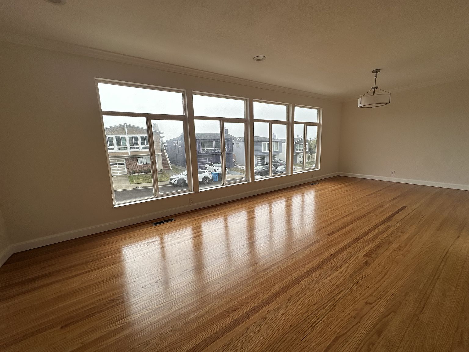 201 Springdale Dr photo 4
