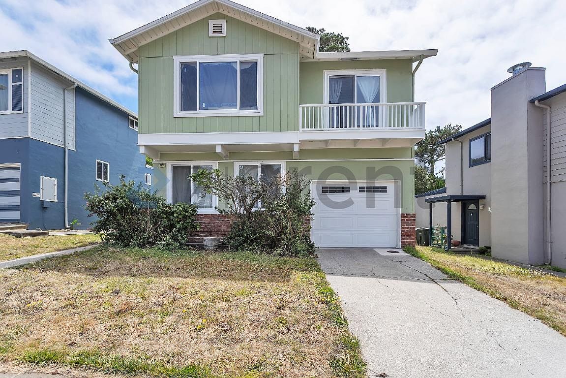 626 Foothill Dr