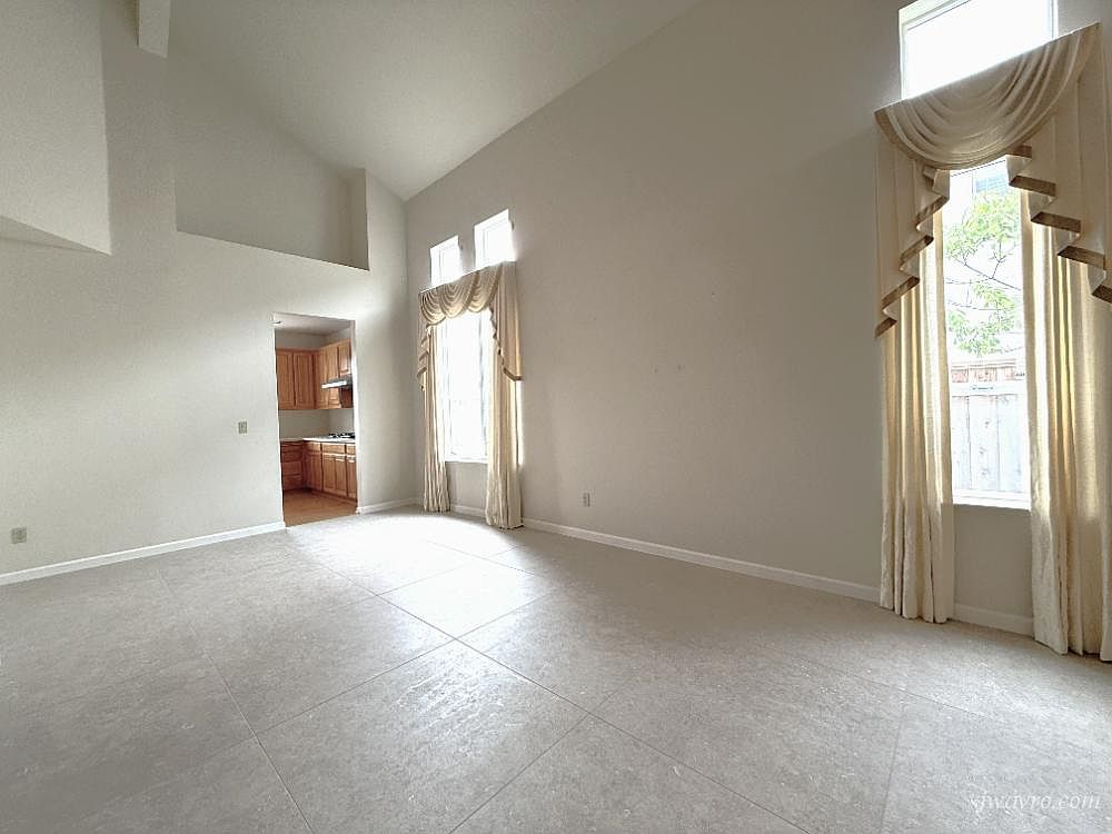 186 El Rancho Dr photo 4
