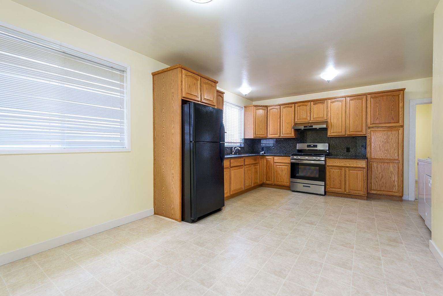 823 Linden Ave photo 5