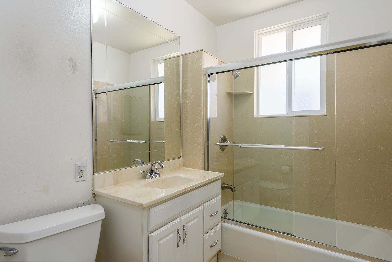 823 Linden Ave photo 4