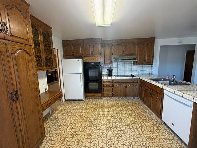 460 Mariposa Dr photo 4