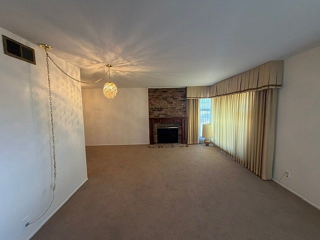 460 Mariposa Dr photo 3