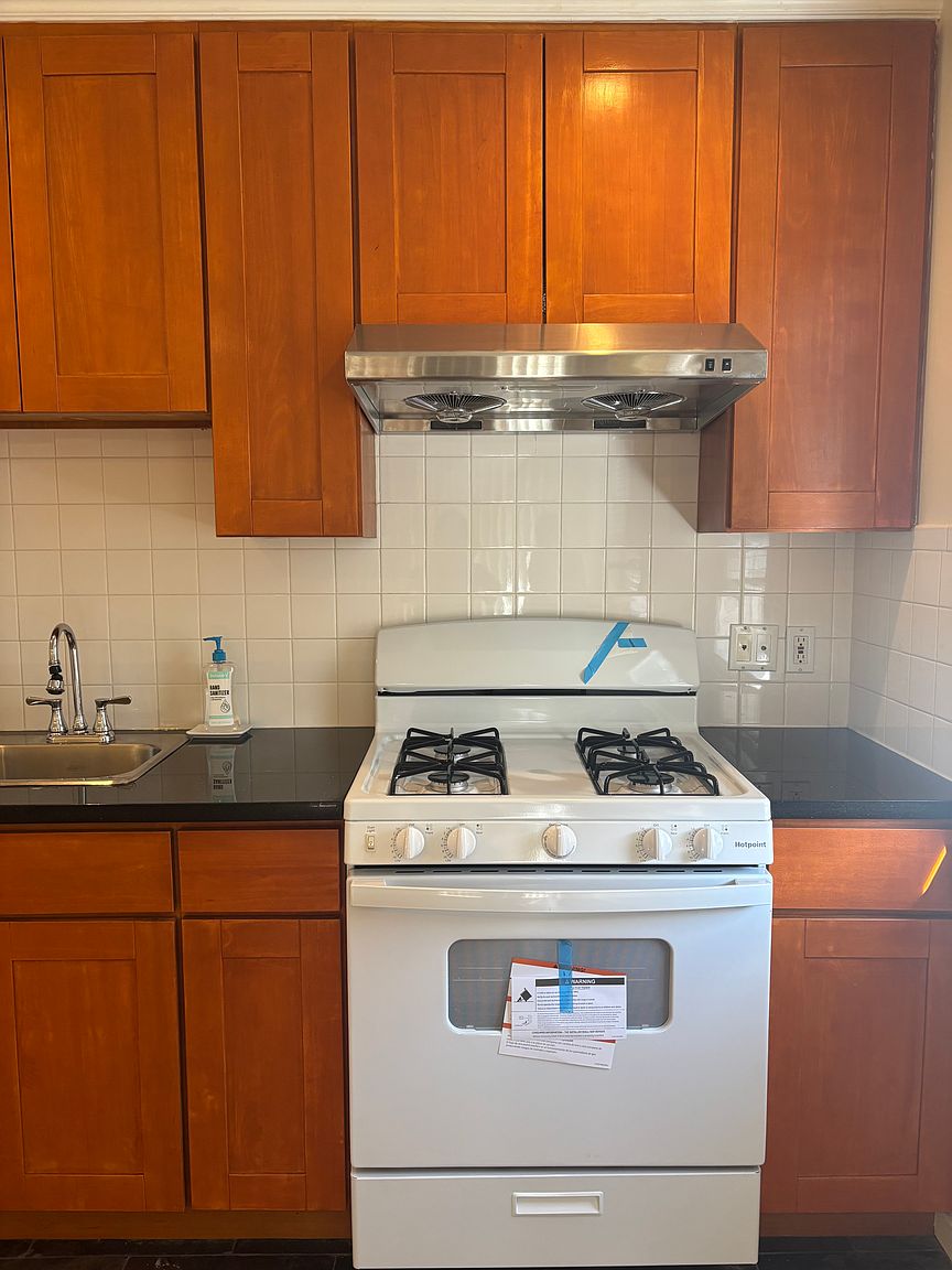 185 Diamond St photo 5