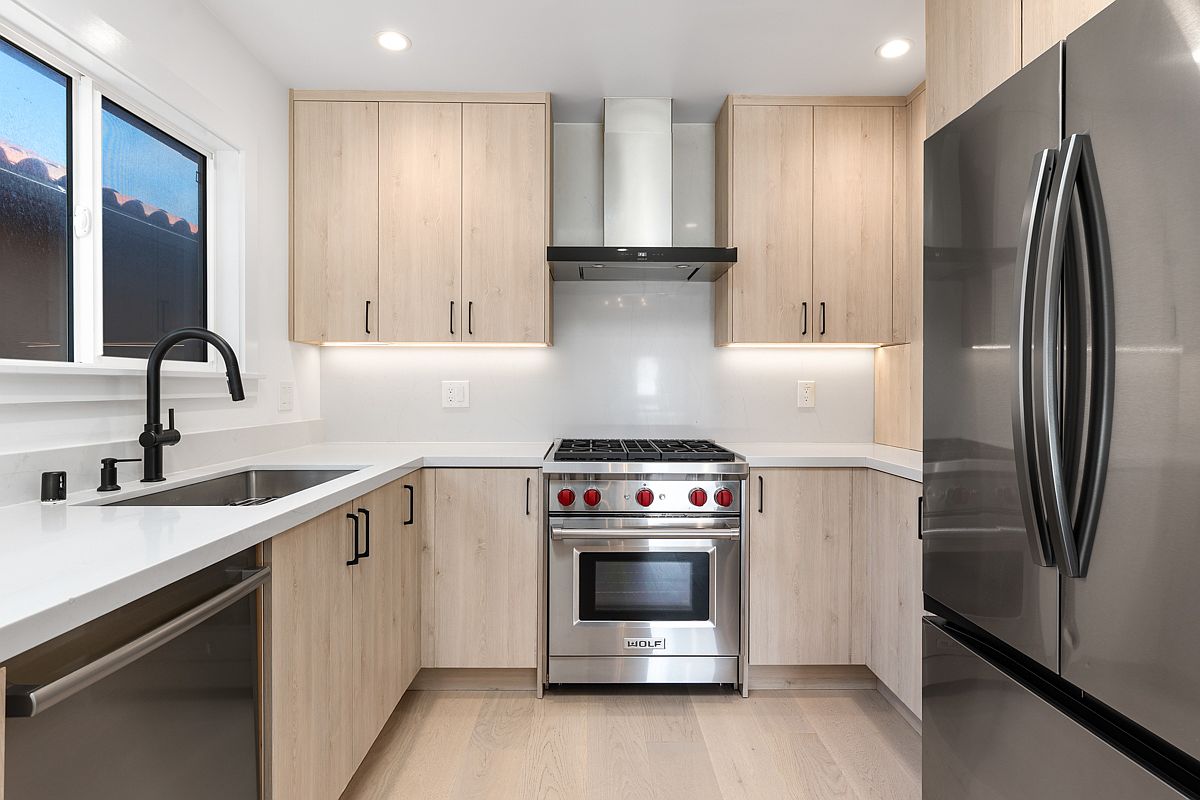 2345 Beach Blvd photo 4