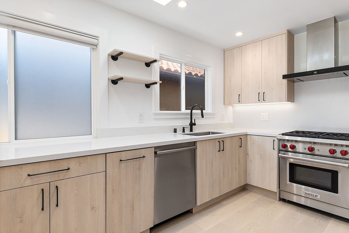 2345 Beach Blvd photo 5