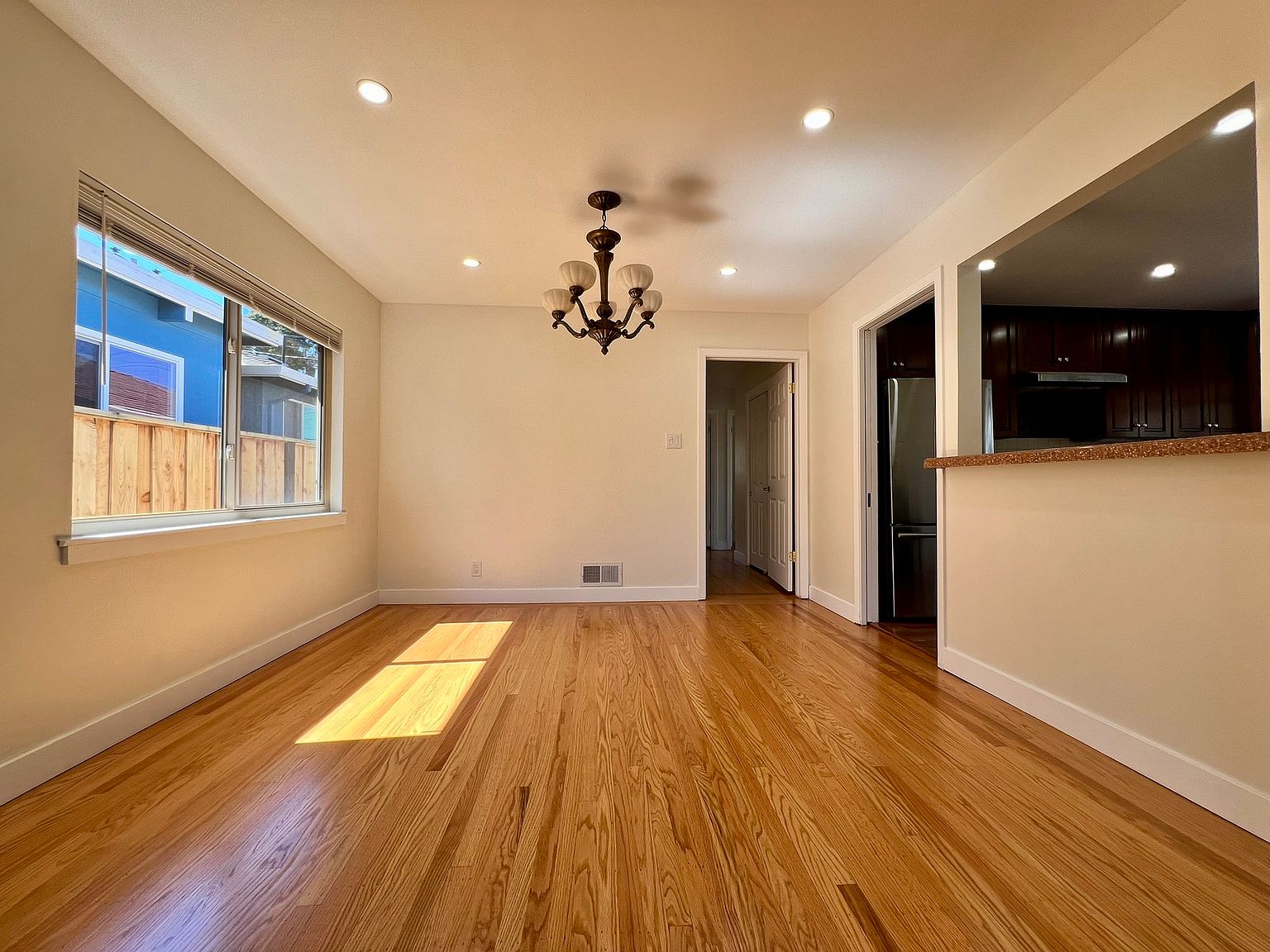 2490 Lexington Way photo 4