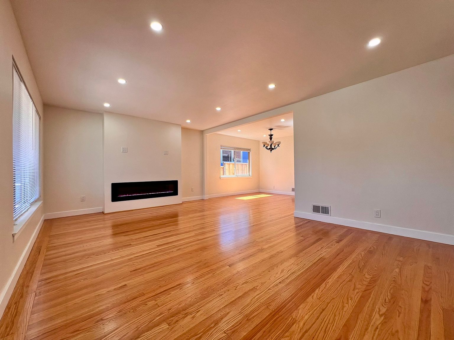 2490 Lexington Way photo 2