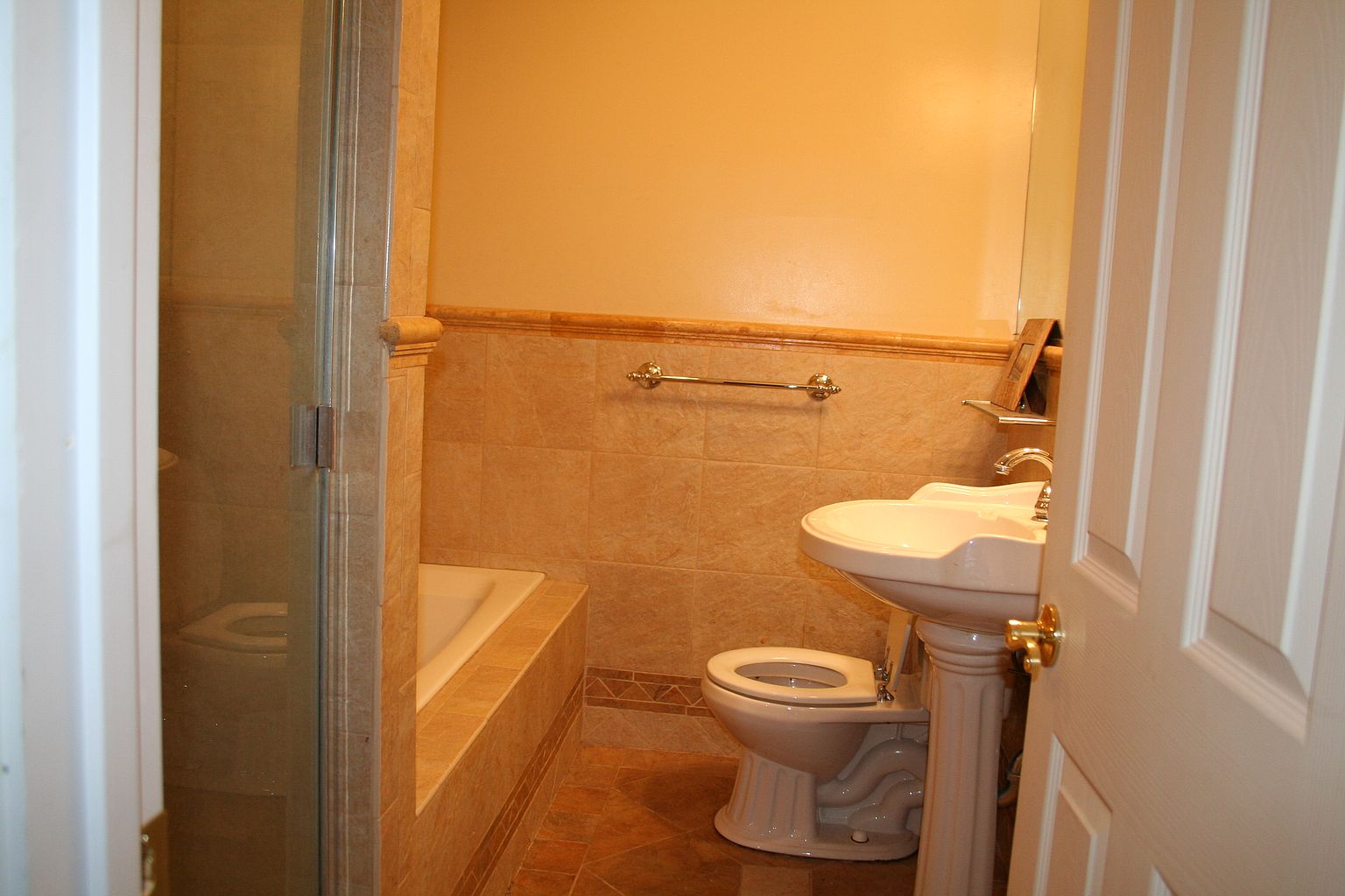 777 Cypress Ave photo 2