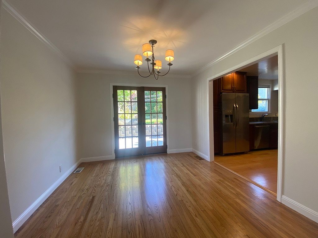 738 Sycamore Ave photo 4