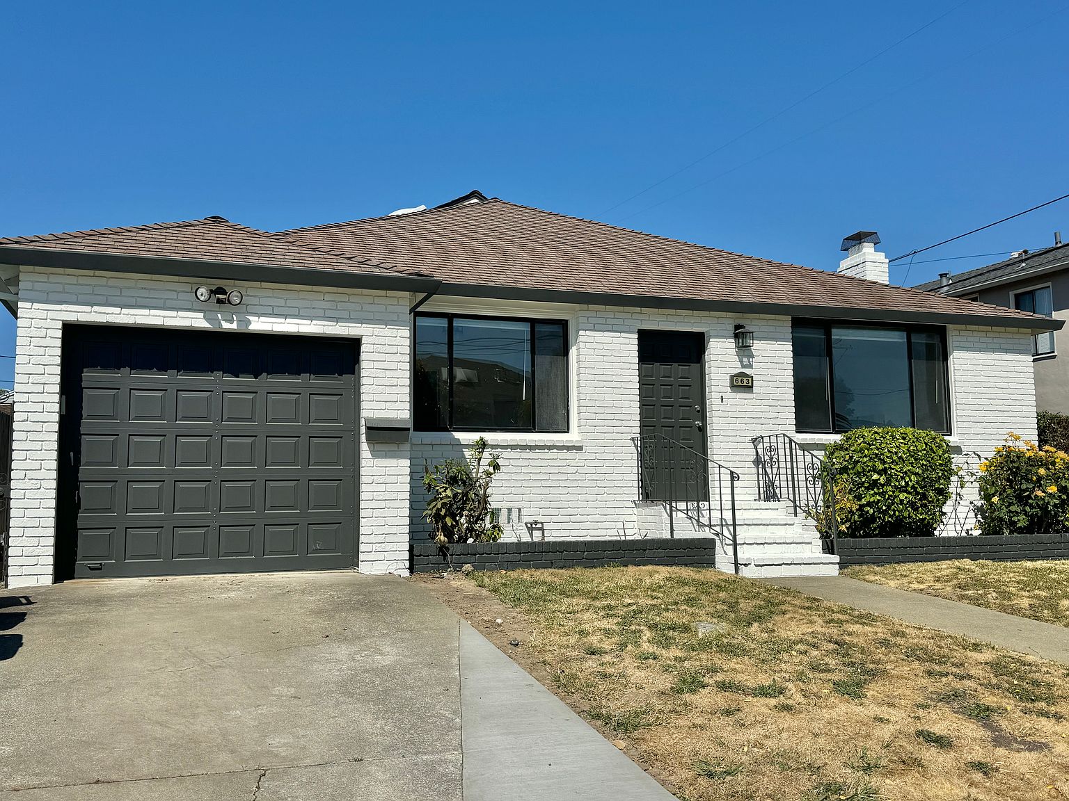 663 Cypress Ave photo 2