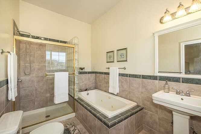 4BR/3BA Single Family House on Angus Ave W. · San Bruno photo 5
