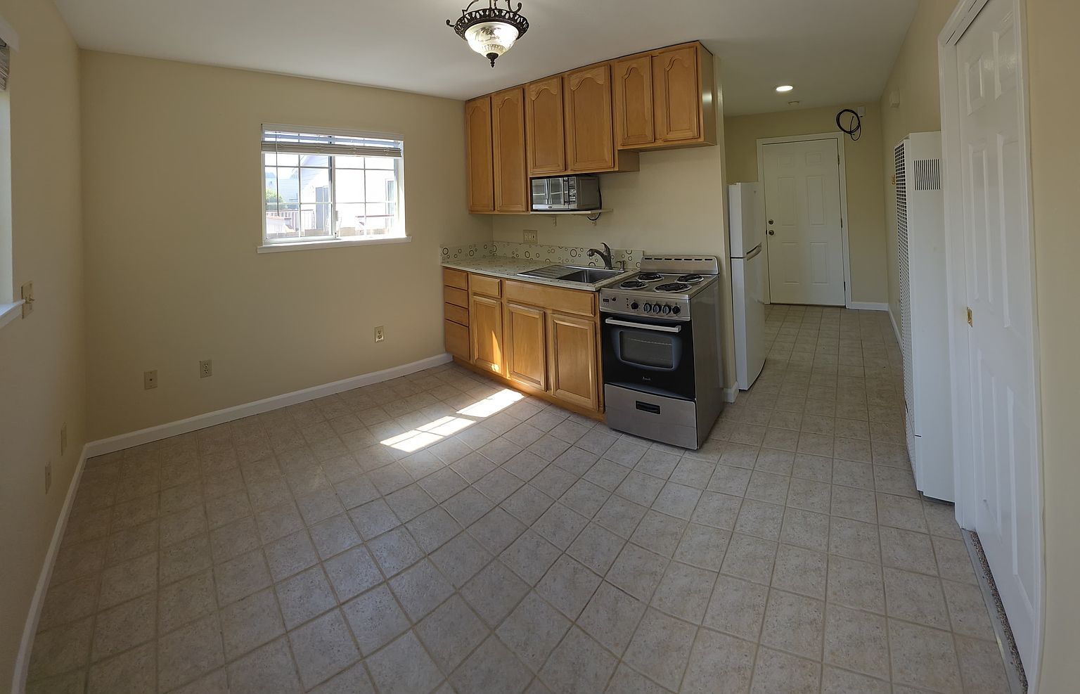 1BR/1BA Single Family House on Poplar Ave · San Bruno photo 2