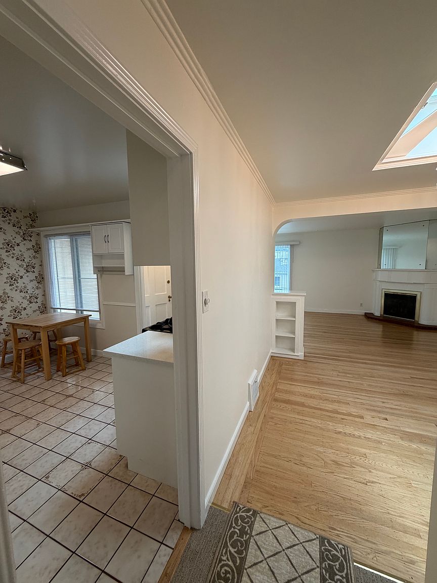 2BR/1BA Single Family House on N San Anselmo Ave · San Bruno photo 4