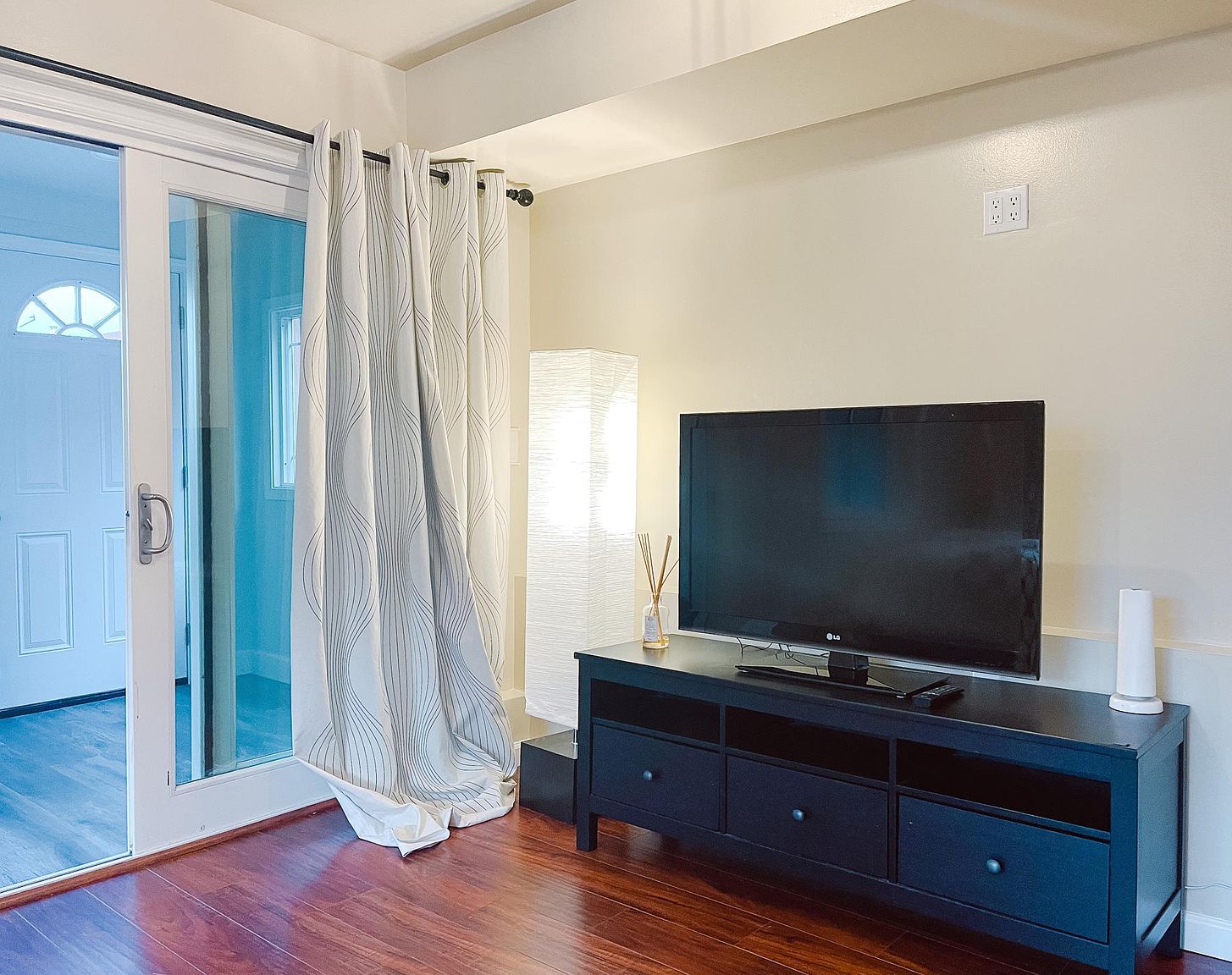 1BR/1BA Apartment on Elm Ave · Millbrae photo 4