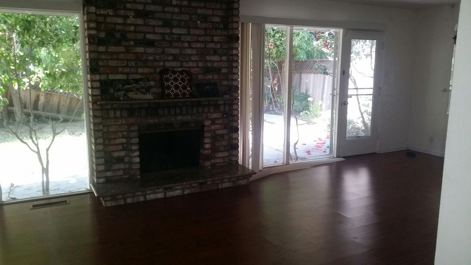 1360 Ridgewood Dr photo 4