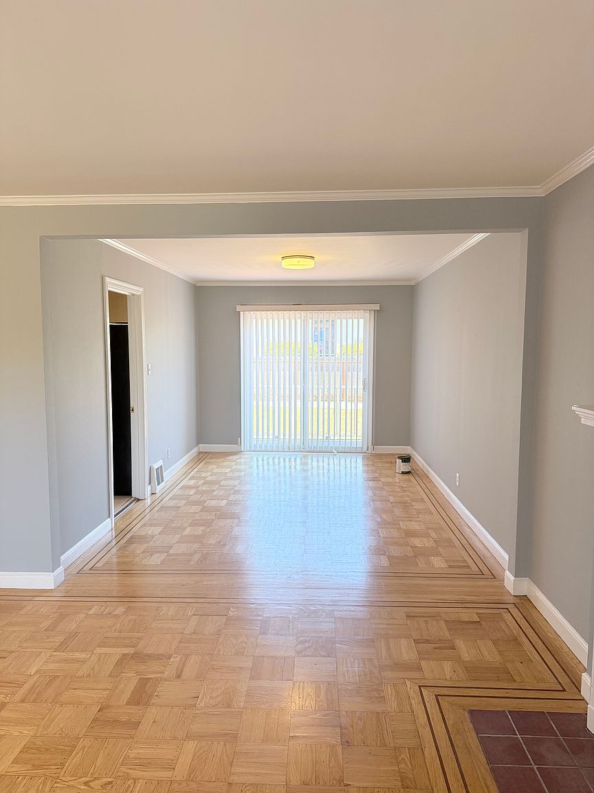 943 Palmito Dr photo 3
