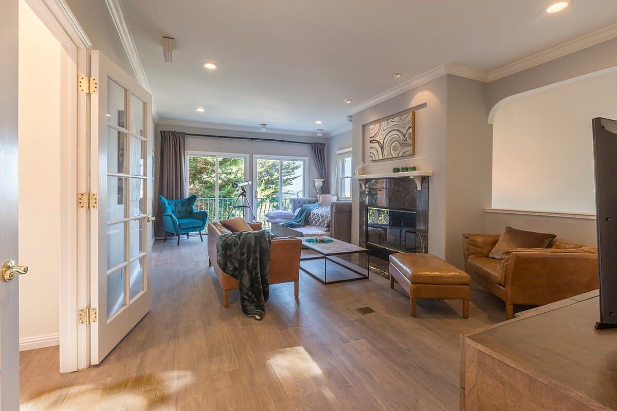 498 Copeland St photo 3