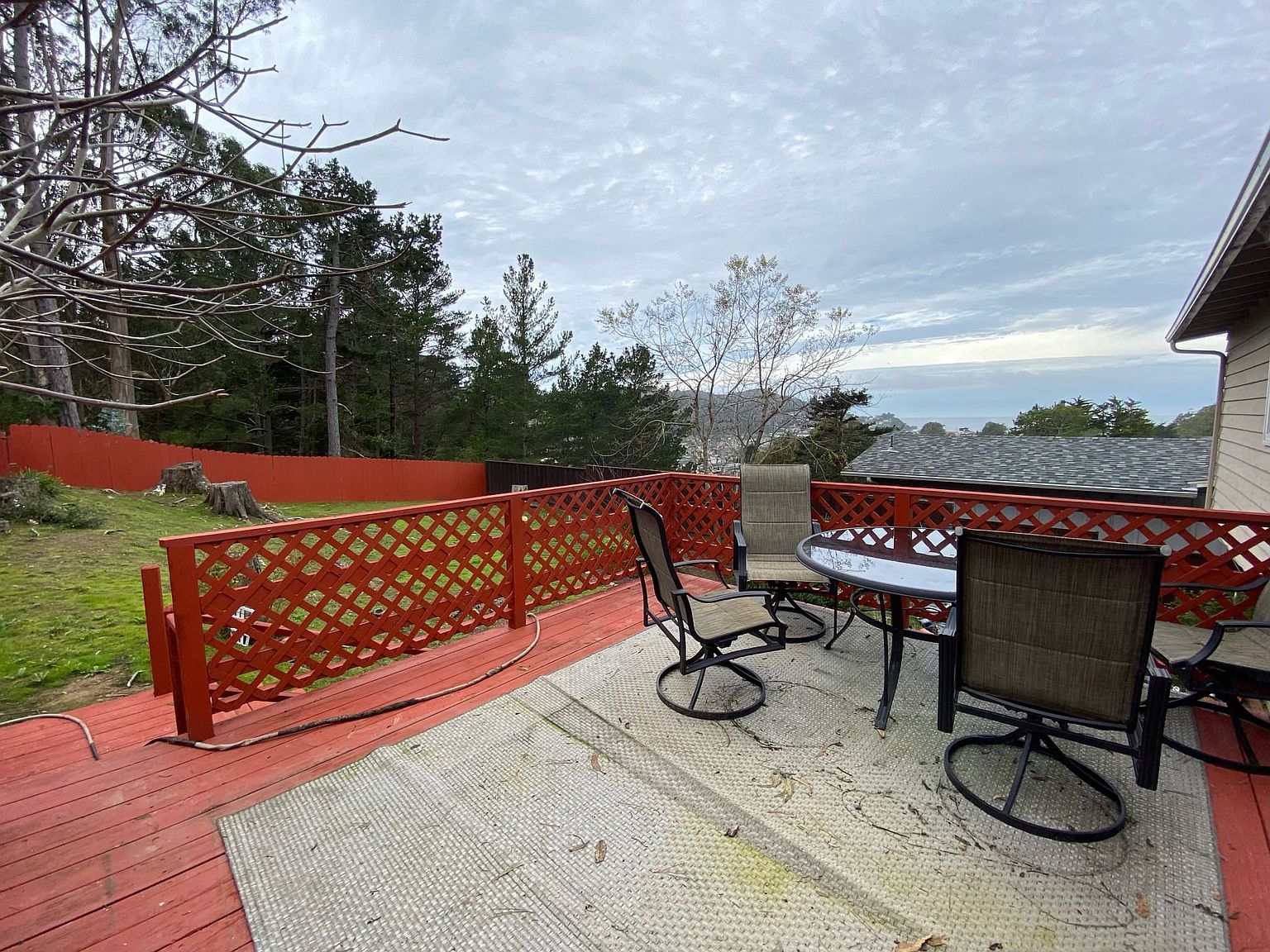 1066 Granada Dr photo 2