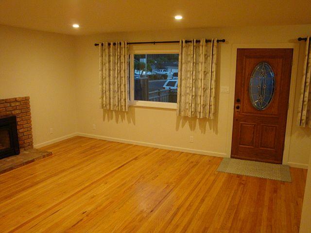 851 Standish Rd photo 3