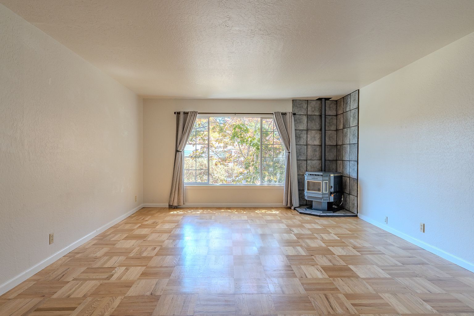 1523 Valdez Way photo 5