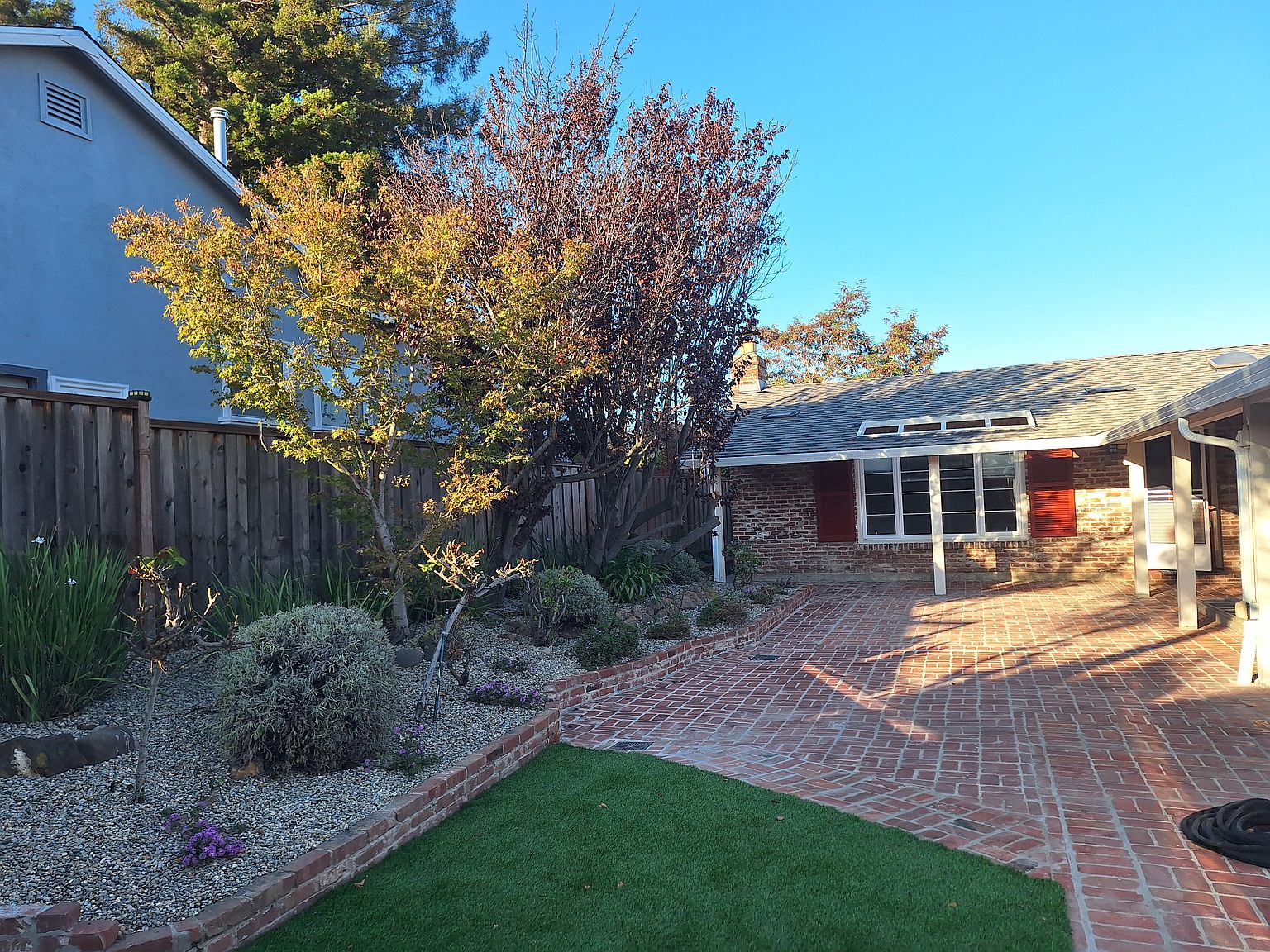 124 Ashton Ave photo 3