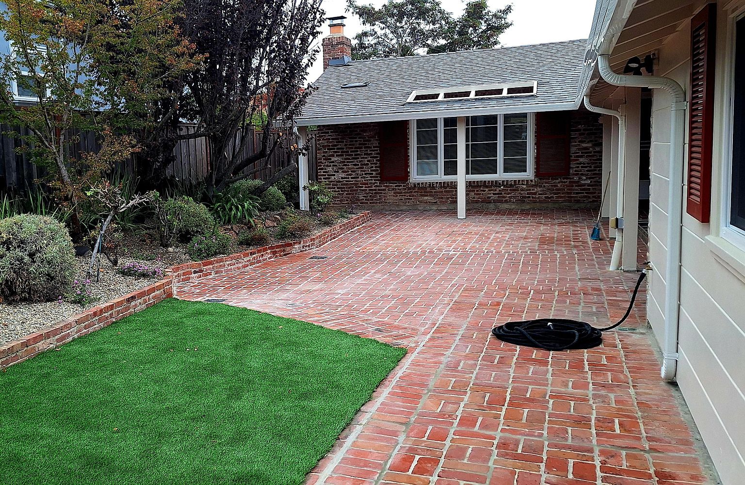 124 Ashton Ave photo 4