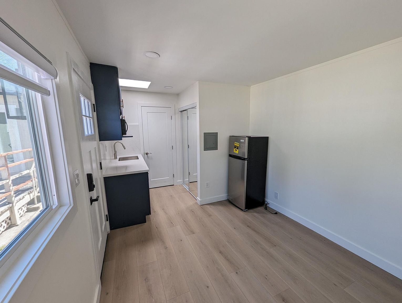 1529 Albemarle Way photo 2