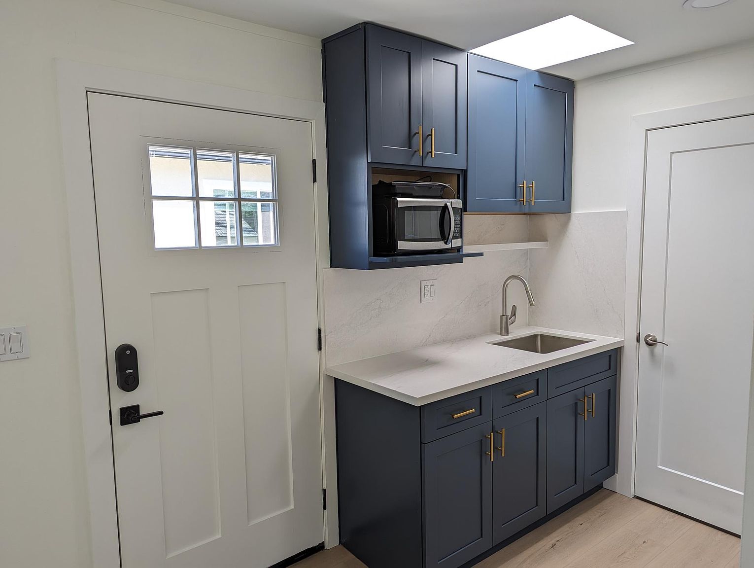 1529 Albemarle Way photo 3