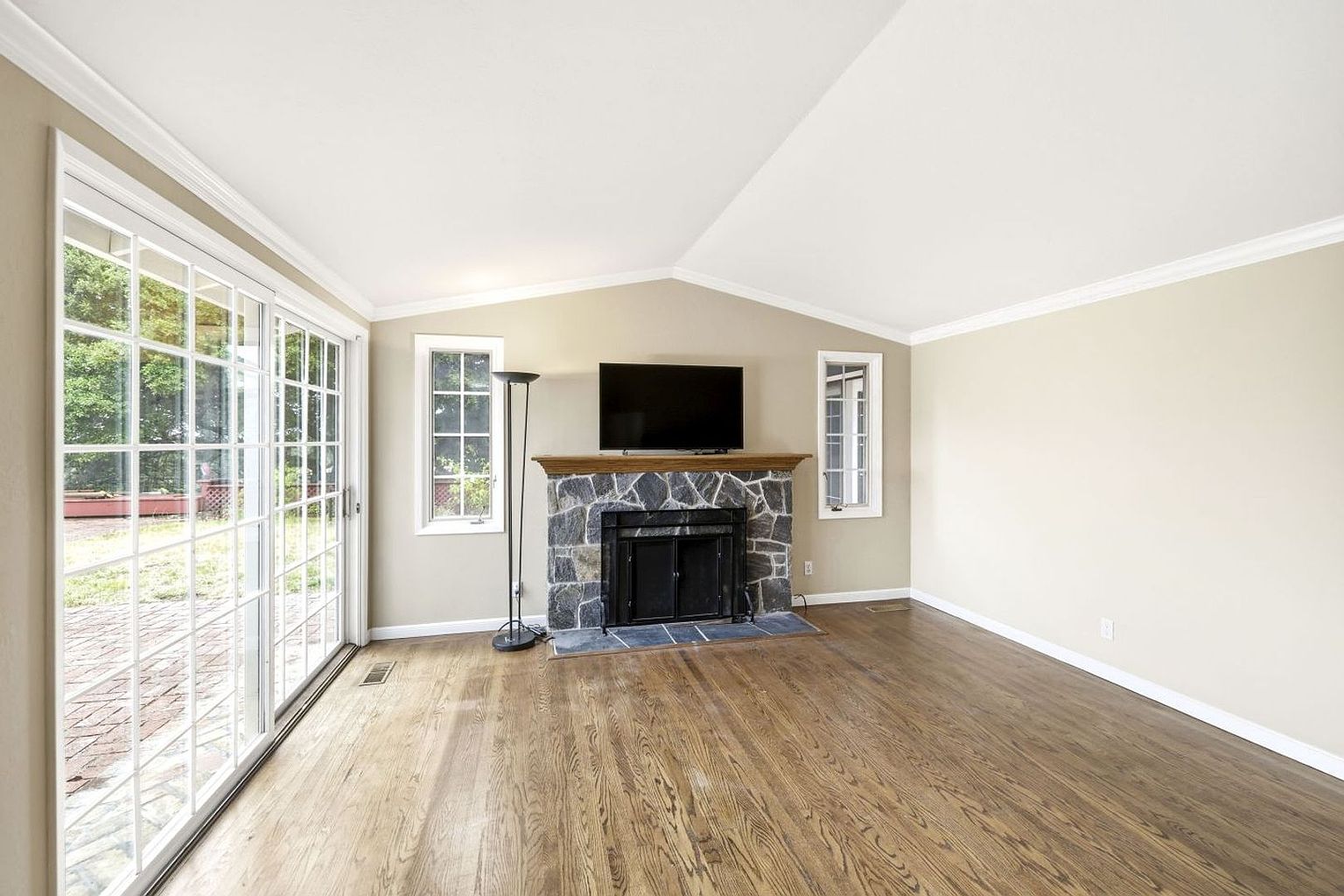 Updated 4 Bed, 2 Bath Home With Canyon Views! photo 5