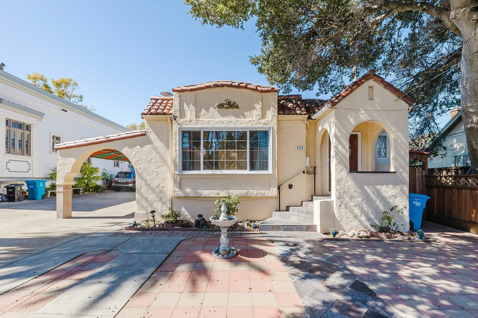 1112 Sanchez Ave photo 2