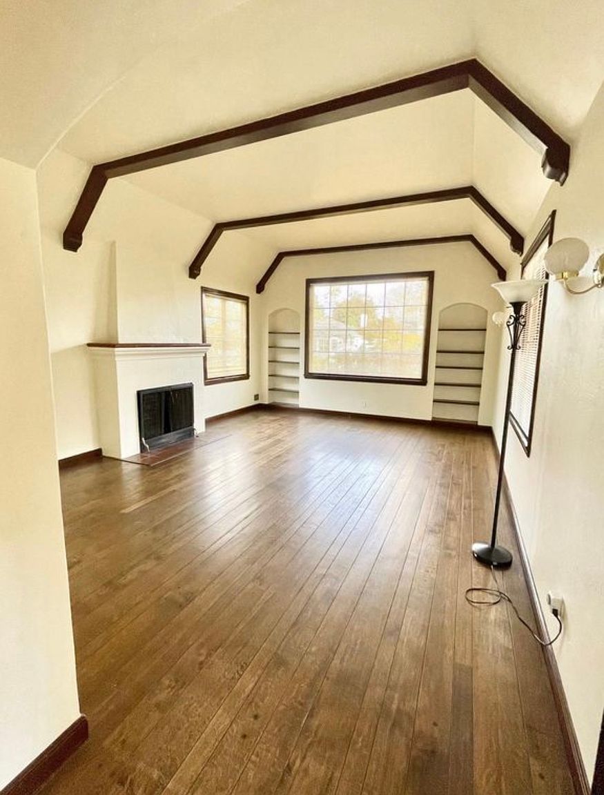 475 Marin Dr photo 4