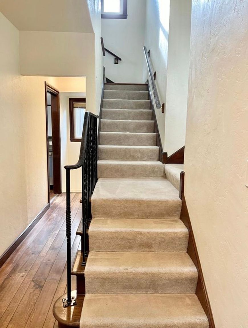475 Marin Dr photo 5