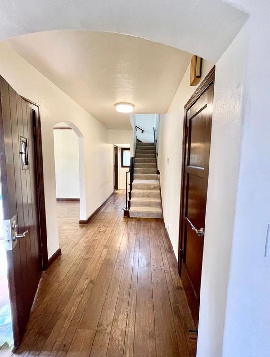 475 Marin Dr photo 3