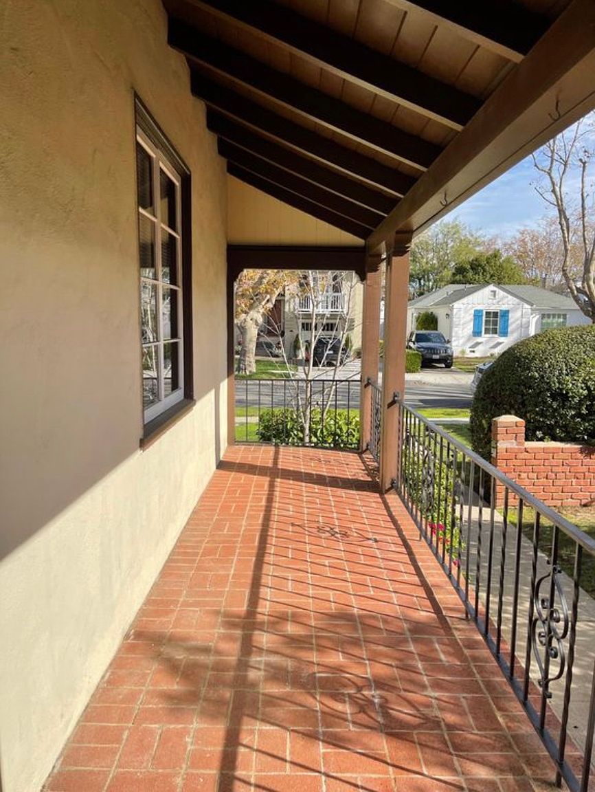 475 Marin Dr photo 2