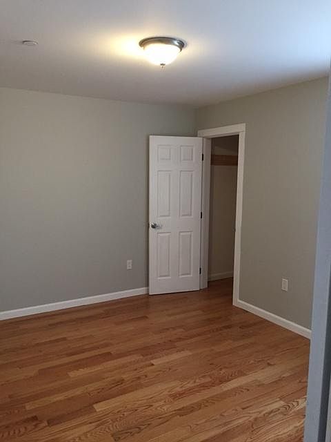 2BR/1BA Apartment on Rollins Rd · Burlingame photo 4