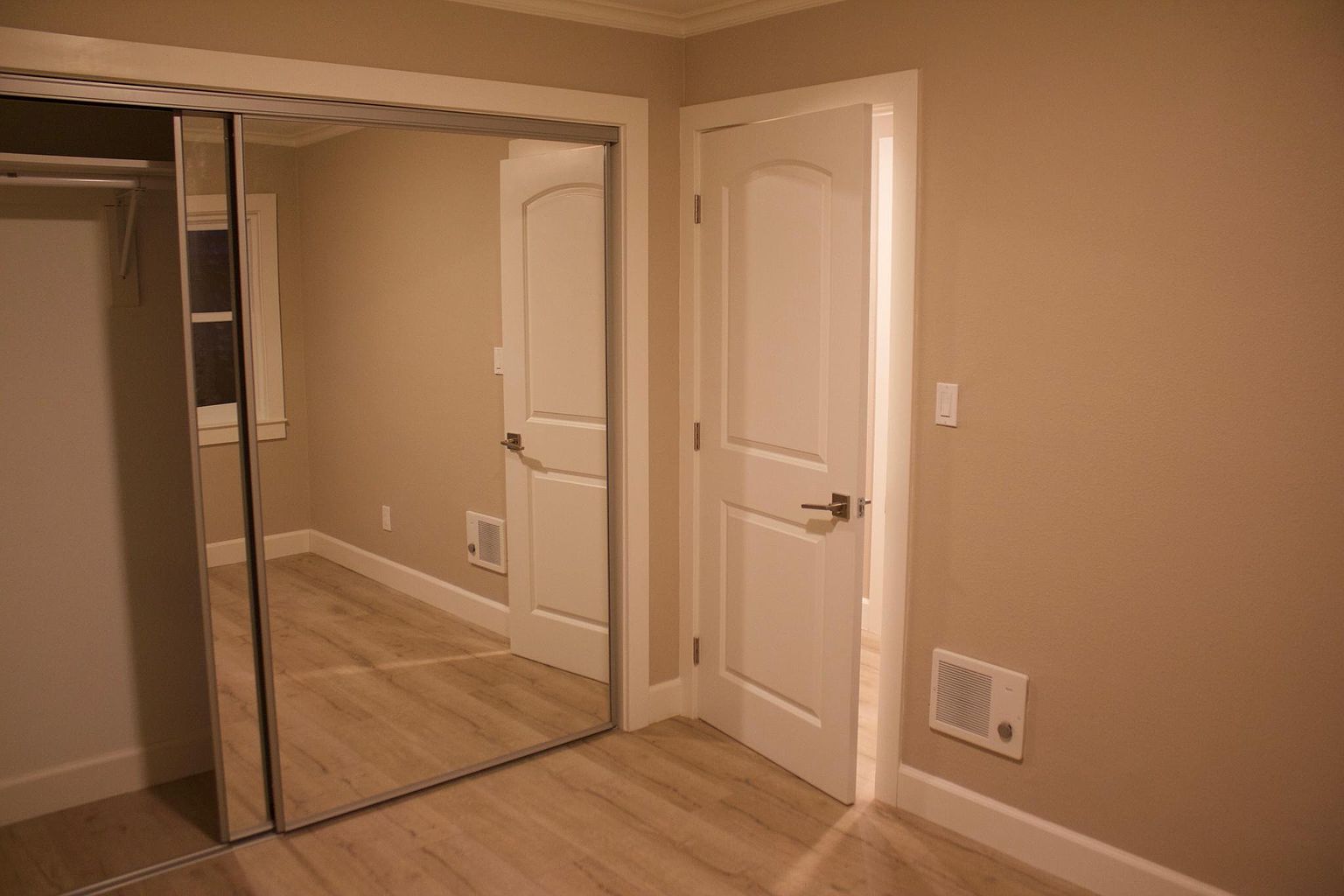 2BR/1BA Single Family House on N Delaware St · San Mateo photo 4