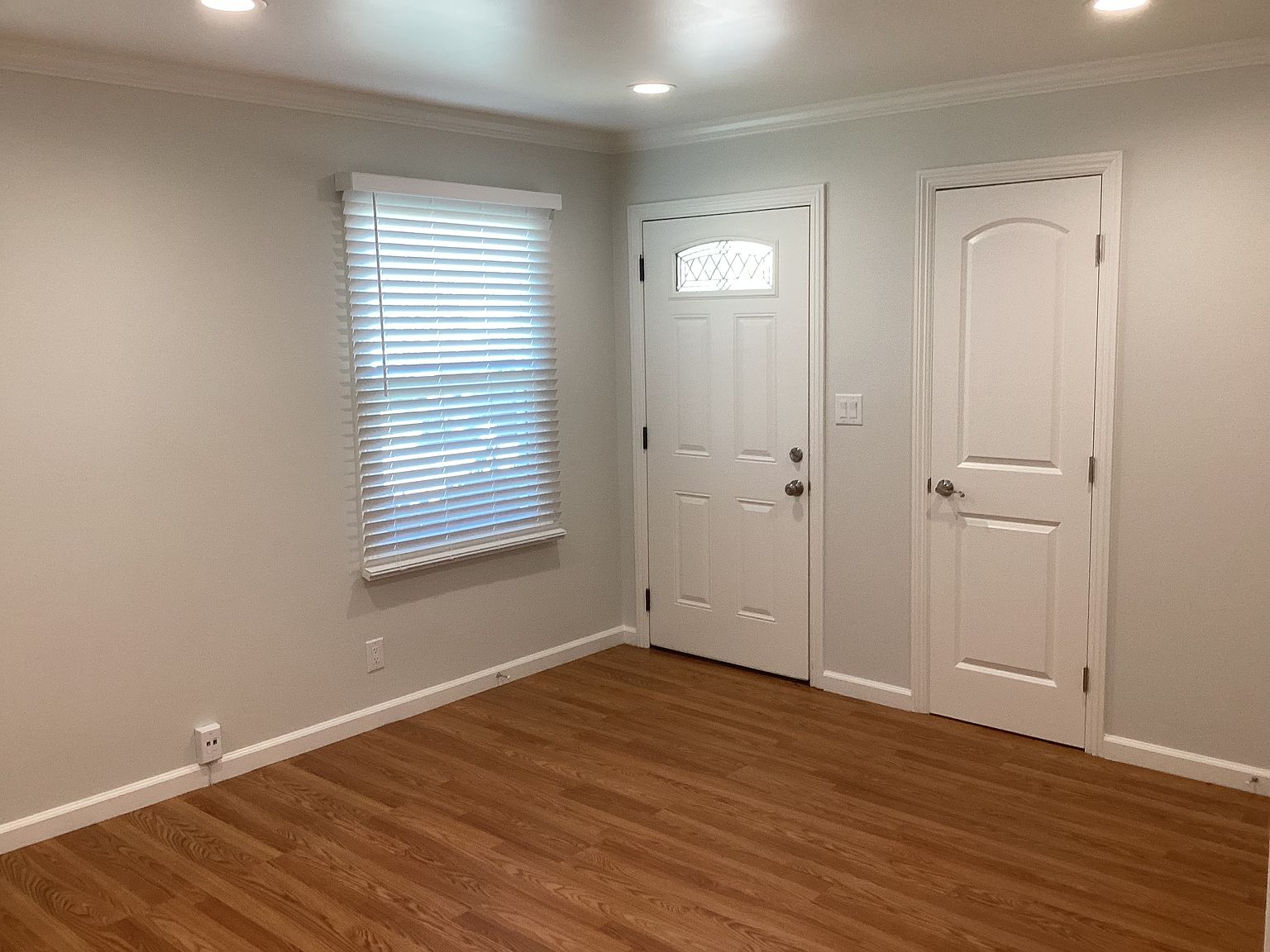 1414 Jasmine St photo 5