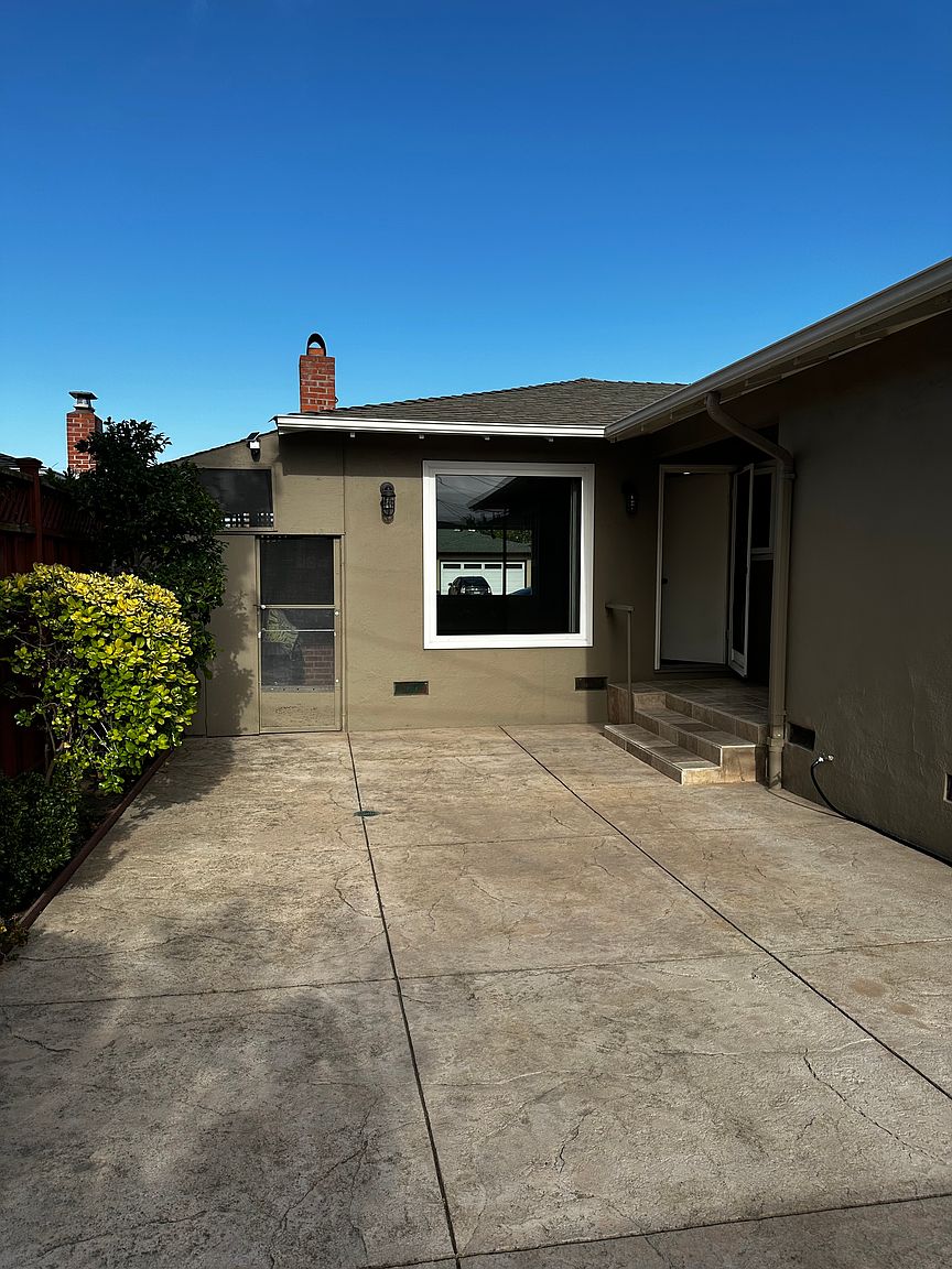 2BR/2BA Other on Ginnever St · San Mateo photo 2