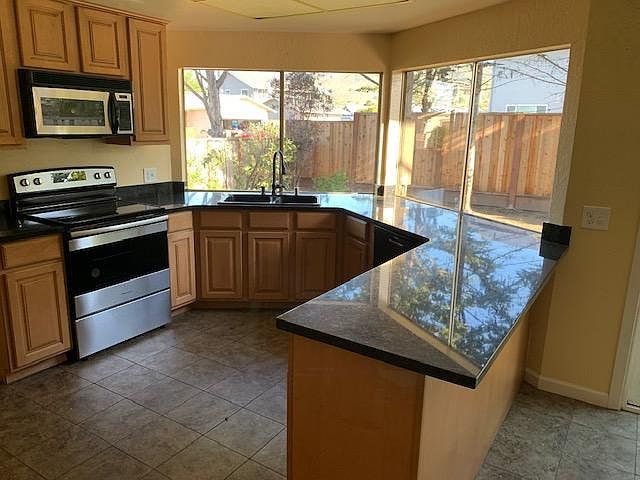 984 Sonora Ave photo 3