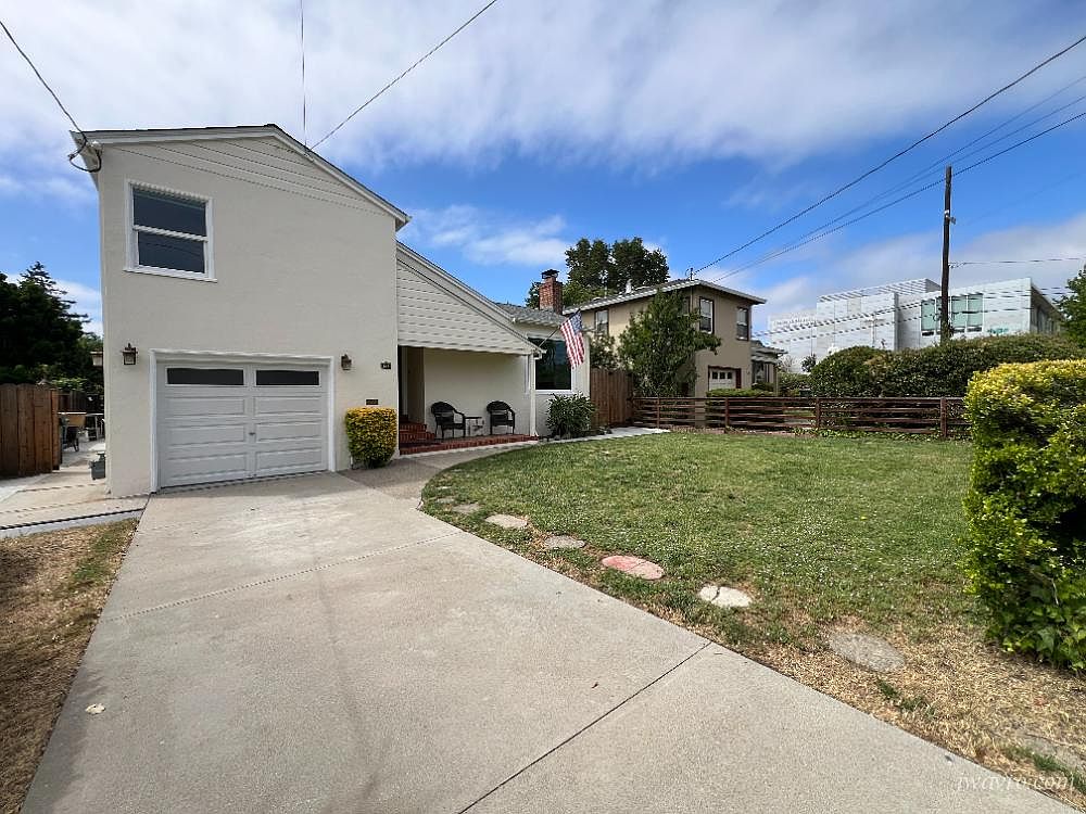 2BR/1BA Single Family House on W 20th Ave · San Mateo photo 2