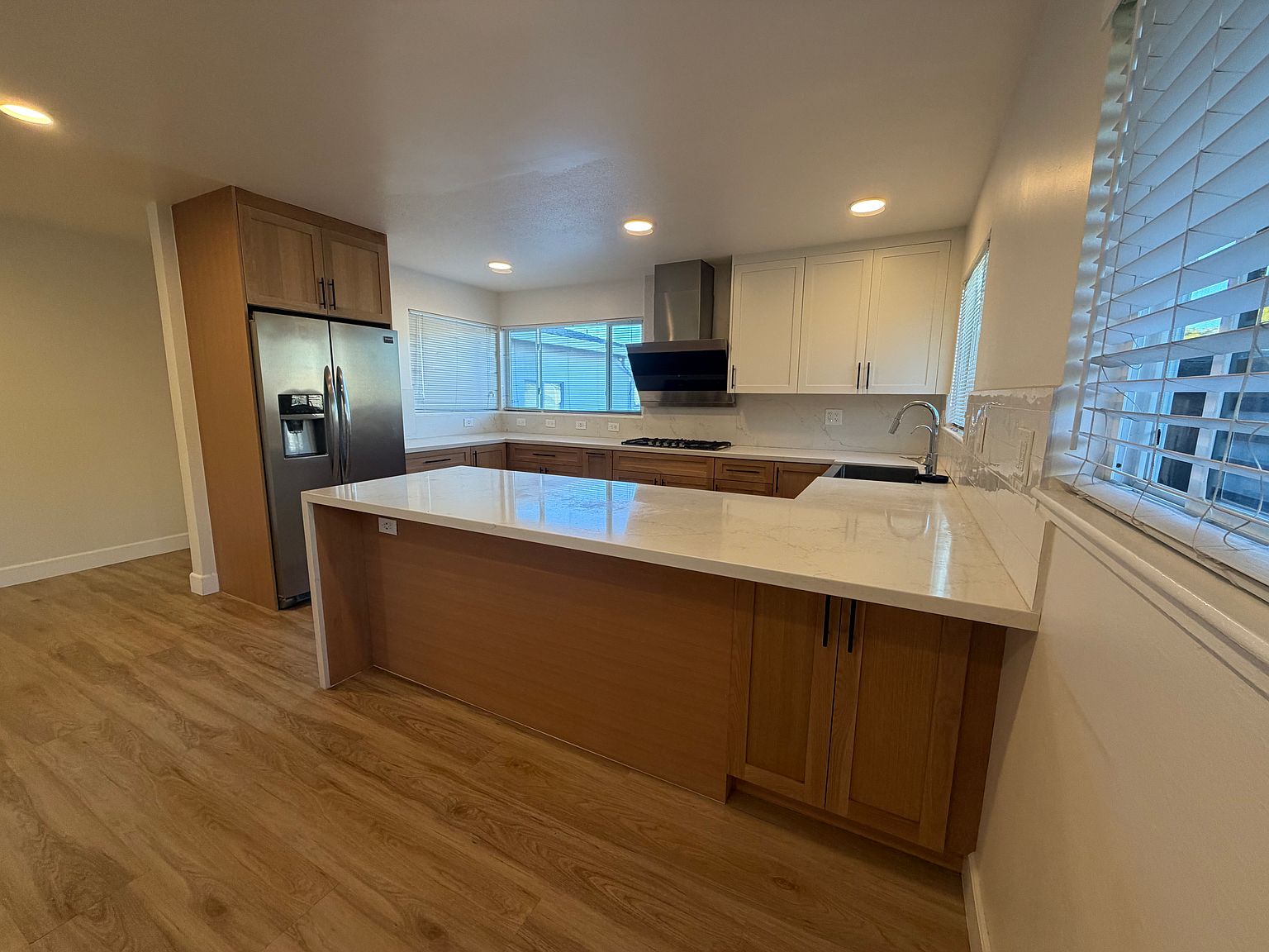 2330 Kent St photo 2