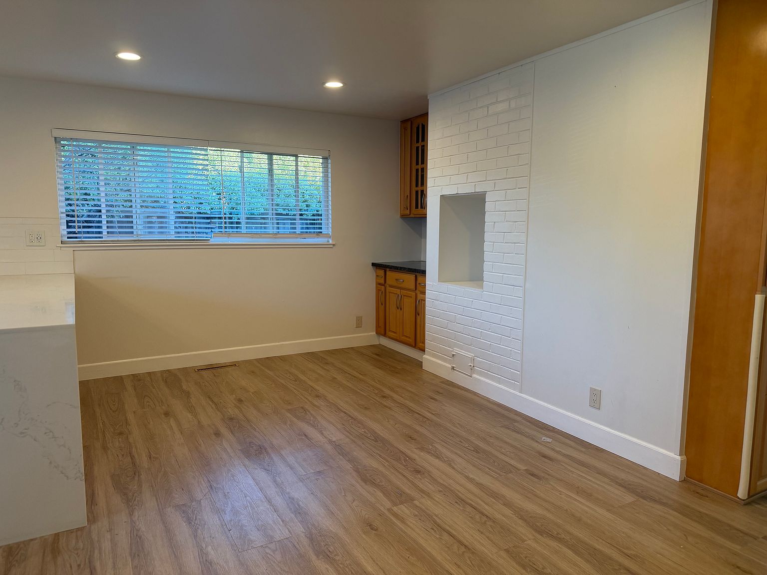 2330 Kent St photo 4