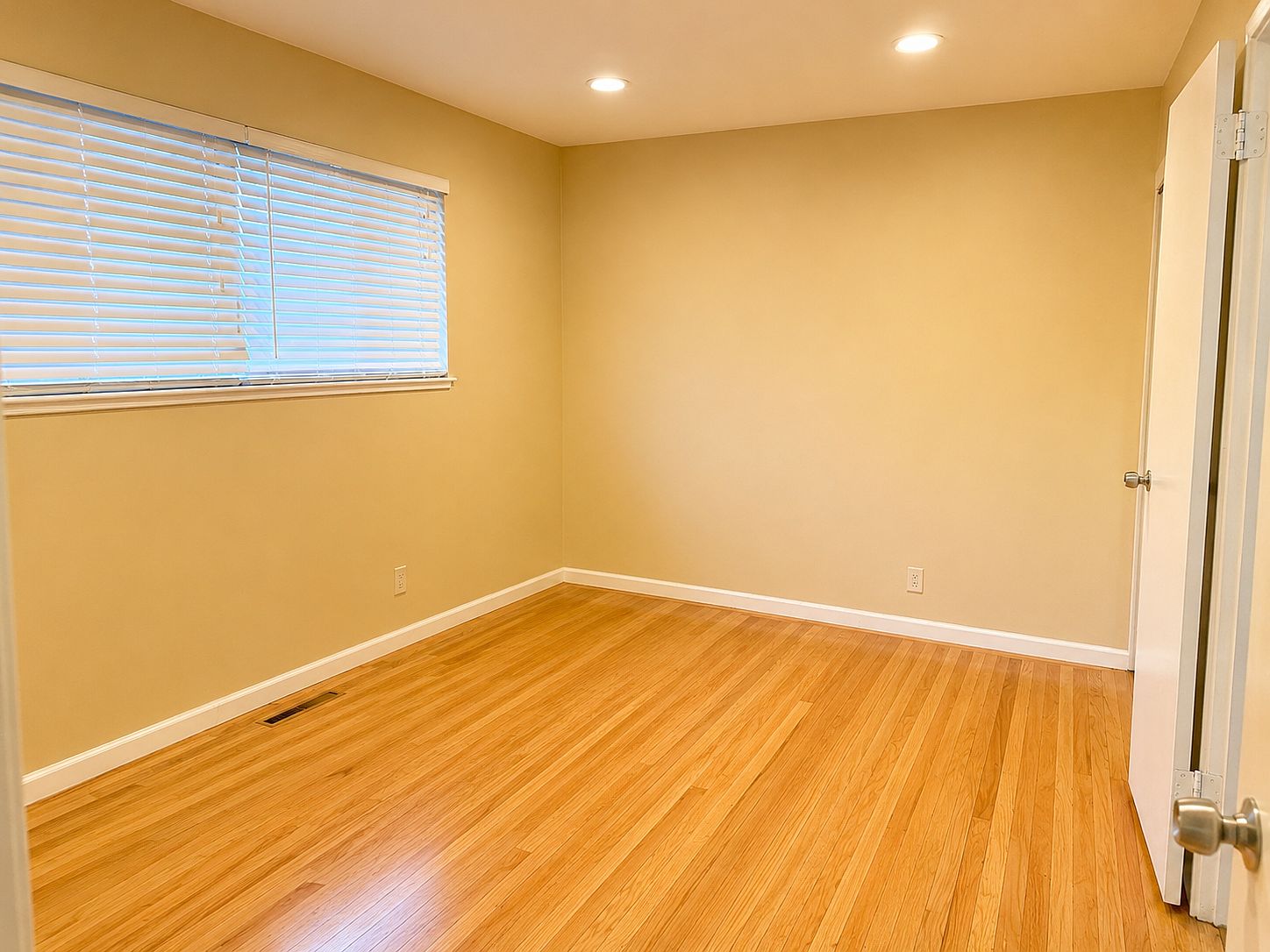 2330 Kent St photo 5