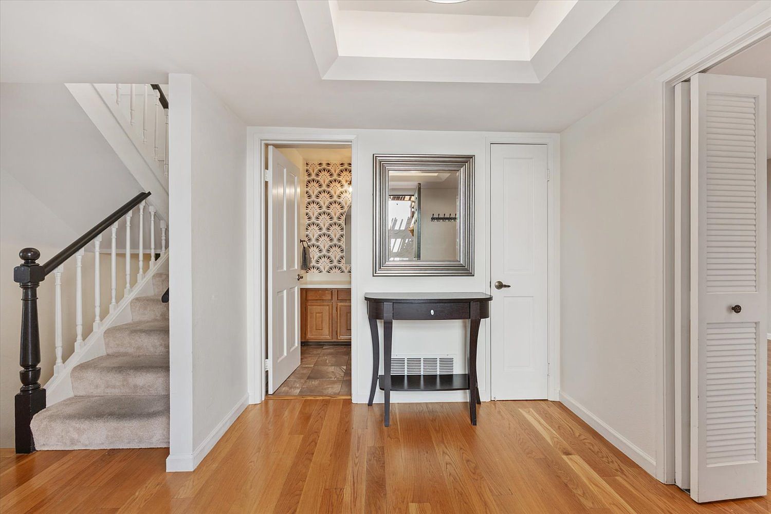 9 Heritage Ct photo 4