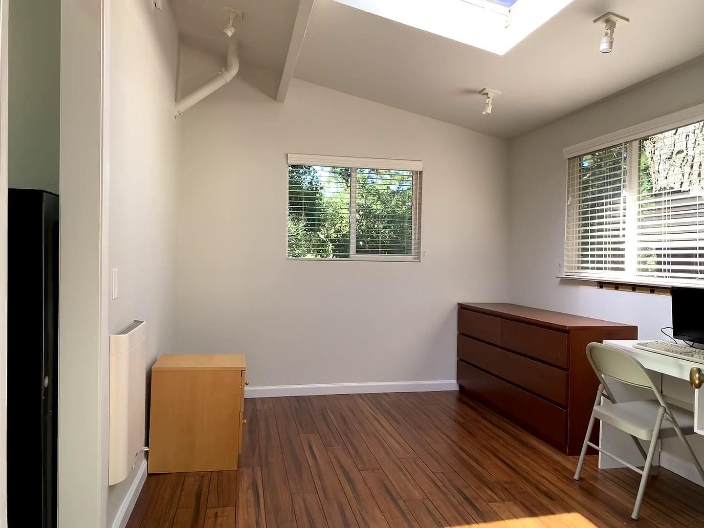 0BR/1BA Single Family House on Manzanita Ave · Belmont photo 3