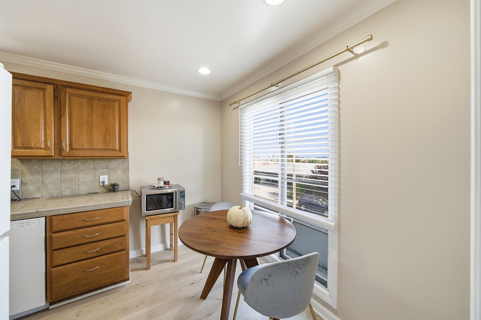 180 Elm St photo 5